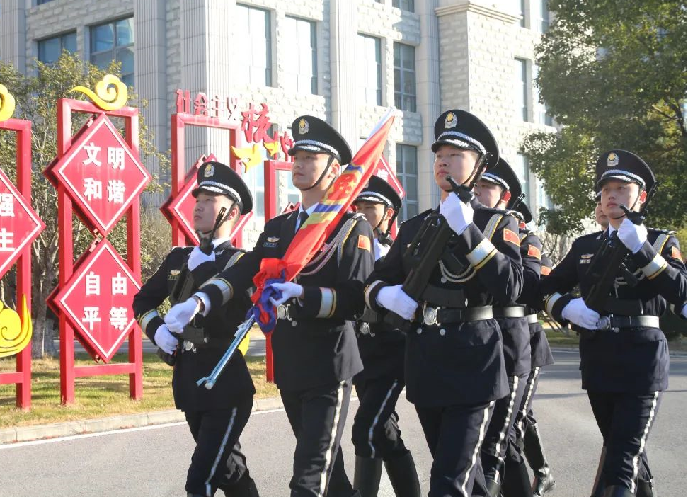淮南公安举行2025年中国人民警察节升警旗仪式